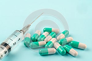 æ³¨å°„å™¨å’Œè¯å“Syringes and medicines